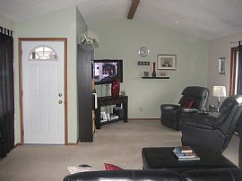Great townhouse! Great deal!  in Fridley, MN (Photo 3 of 6)