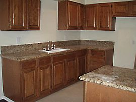 Remodeled Upper 3 bed & 2 bath Unit in Toluca Lake, CA (Photo 3 of 6)