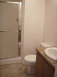 Stylish Sherman Oaks Townhouse Apartment in Sherman Oaks, CA (Photo 3 of 5)