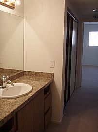 Stylish Sherman Oaks Townhouse Apartment in Sherman Oaks, CA (Photo 4 of 5)