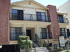 Stylish Sherman Oaks Townhouse Apartment in Sherman Oaks, CA