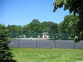 2bedrrom 2bathroom condo in Westlake, OH (Photo 5 of 5)