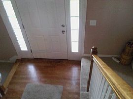 Beautiful large 3 Bdrm Split Level Home in Lone Jack, MO (Photo 3 of 5)