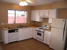 1000 SF Tempe Patio Home, 5 min from ASU in Tempe, AZ (Photo 3 of 4)