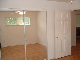 Gorgeous - Rarely Available Duplex in Sacramento, CA (Photo 6 of 6)