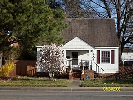 Cape Cod in Great Location in Hampton, VA