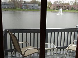 lAKEFRONT cONDO in Indianapolis, IN (Photo 3 of 3)