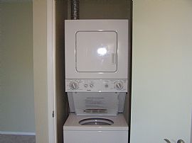 1 Bdrm Condo in Gated Community in Oakland, CA (Photo 5 of 6)