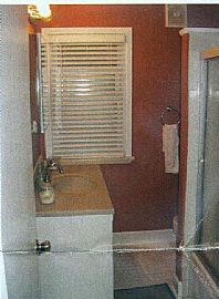 Spacious 2 Bedroom House  in Madison Heights, MI (Photo 4 of 4)