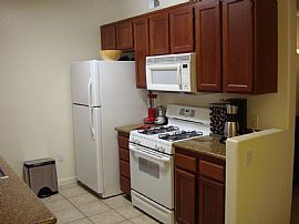 Exclusive Condo for Rent (Appl. Incl) in San Diego, CA (Photo 2 of 6)