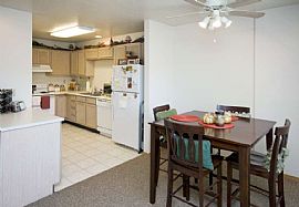 Spacious 2-3 BDRM APT. in Bozeman, MT (Photo 3 of 6)