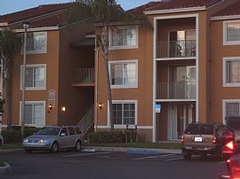 2/2 Luxury Condo with Lake-Side View in Lake Worth, FL (Photo 2 of 6)