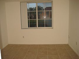 2/2 Luxury Condo with Lake-Side View in Lake Worth, FL (Photo 5 of 6)