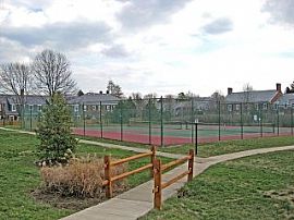 Commuter's Dream!  Updated TH 2BR+DEN in Arlington, VA (Photo 3 of 4)