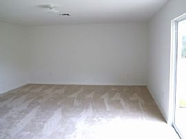 Newer home in Poinciana - One Free Month! in Poinciana, FL (Photo 4 of 5)