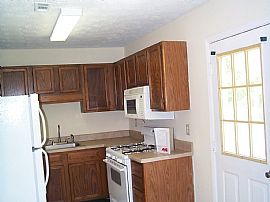 3 BR, 2 1/2 BA Townhouse-Style Apartment in Lawrenceville, GA (Photo 3 of 6)