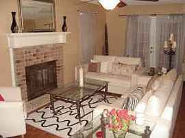 Beautiful 2000 Square Foot Home for Rent in Ocean Springs, MS (Photo 2 of 4)