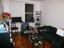 Spacious 1 BR, $700/month, Available Now in Rogers Park, IL