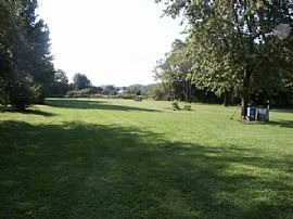 Rental Single Story - 1 Acre in Coopersburg, PA (Photo 4 of 6)