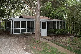 Charming 1 Bedroom Lake Home on Wooded Private Lot in Cedar Hill, MO