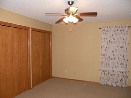 Huge 3 Bedroom Duplex Home with Fireplace and Patio in Bel Aire, KS (Photo 8 of 11)