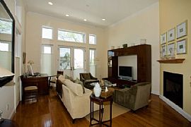 Unique Custom Townhome in Edgewater, NJ (Photo 2 of 6)