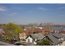 Unique Custom Townhome in Edgewater, NJ (Photo 5 of 6)