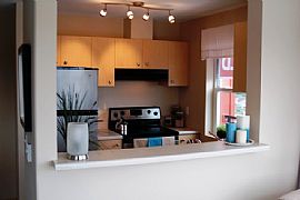 Luxury VIEW Nautica condominium in Everett, WA (Photo 2 of 6)