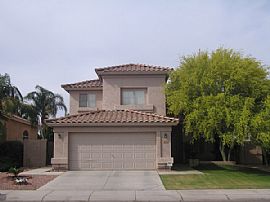 Gorgeous 5 bed/3ba home with Pool in Chandler, AZ
