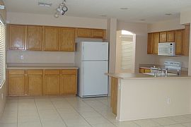 Gorgeous 5 bed/3ba home with Pool in Chandler, AZ (Photo 4 of 6)