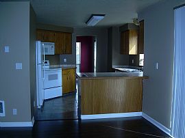 Great 3bd  Near Shopping in Vancouver, WA (Photo 2 of 5)