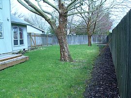 Great 3bd  Near Shopping in Vancouver, WA (Photo 4 of 5)