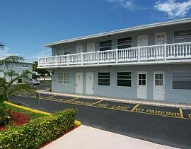 Darling 2 Bedroom Condo with Tropical Pool near Lake  in Fort Lauderdale, FL (Photo 6 of 6)