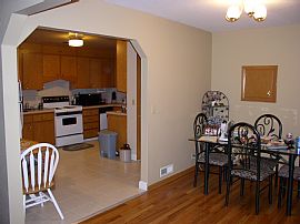 Duplex main floor apartment in Omaha, NE (Photo 4 of 5)