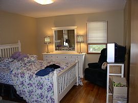 Duplex main floor apartment in Omaha, NE (Photo 5 of 5)