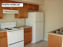 Bright and Cheery Townhome in Nampa, ID (Photo 5 of 6)