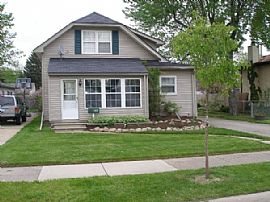 Lovely Clawson Bungalow in Clawson, MI