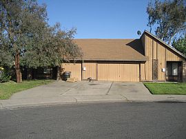 BEAUTIFUL, OPEN AND SPACIOUS in Sacramento, CA