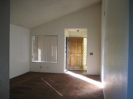 BEAUTIFUL, OPEN AND SPACIOUS in Sacramento, CA (Photo 2 of 4)