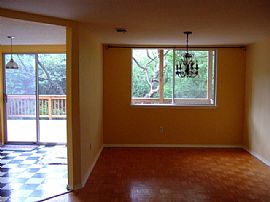 Charm Privacy South Austin Home on Hill in Oak Hill, TX (Photo 5 of 6)