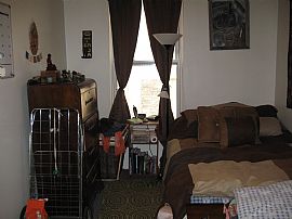 1-Bedroom near Sheridan Red Line in Chicago, IL (Photo 2 of 5)