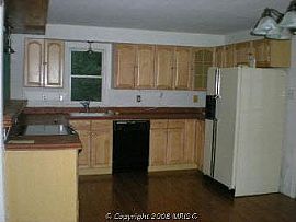 House in the Woods in Boyce, VA (Photo 3 of 4)