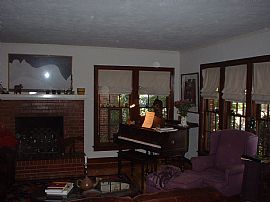 3br - Walk to School!!! Beautiful Brick  Home in Stockton, CA (Photo 2 of 4)