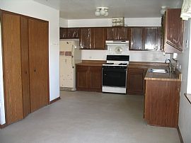 Single Family House in Round Lake Beach, IL (Photo 2 of 6)