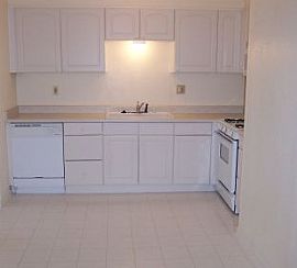 Cute 4 bedroom, 2 bath in Las Vegas, NV (Photo 3 of 6)