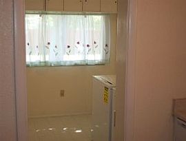 Cute 4 bedroom, 2 bath in Las Vegas, NV (Photo 4 of 6)