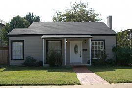 Oversized bedrooms 10 min downtwn Ft Worth in Fort Worth, TX (Photo 4 of 6)