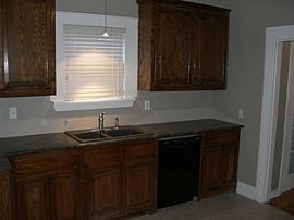 Oversized bedrooms 10 min downtwn Ft Worth in Fort Worth, TX (Photo 6 of 6)