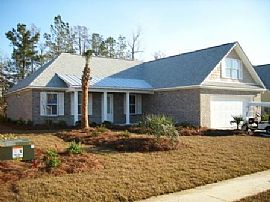 Beautiful 3 Bedroom House- 1/3 Acre in Leland, NC
