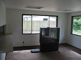 1700 sq ft, 3 br, 1.5 bth rambler, quiet in Bellevue, WA (Photo 2 of 6)